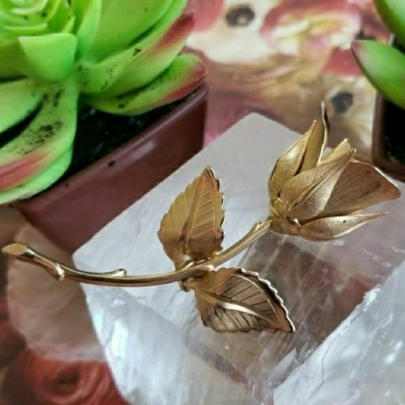 Relisted- vintage Giovanni rose brooch gold tone signed - Picture 4 of 5
